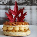 Mini roscon de hojaldre almendrados, compota de manzana y crema catalana
